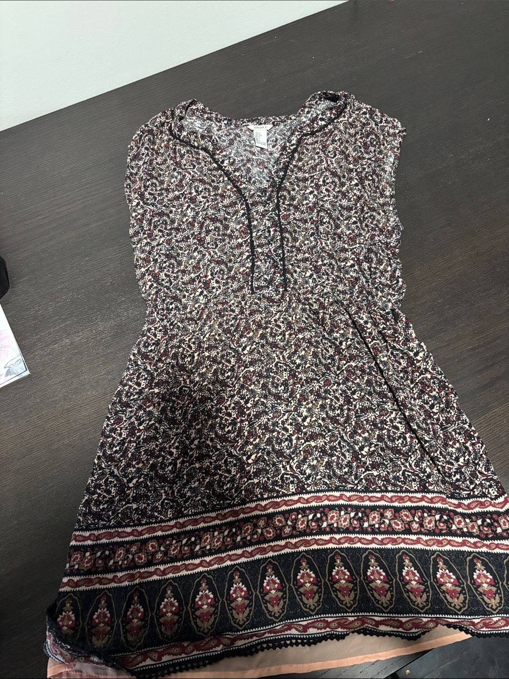 Floral Print V-Neck Sleeveless Dress in Black and Burgundy